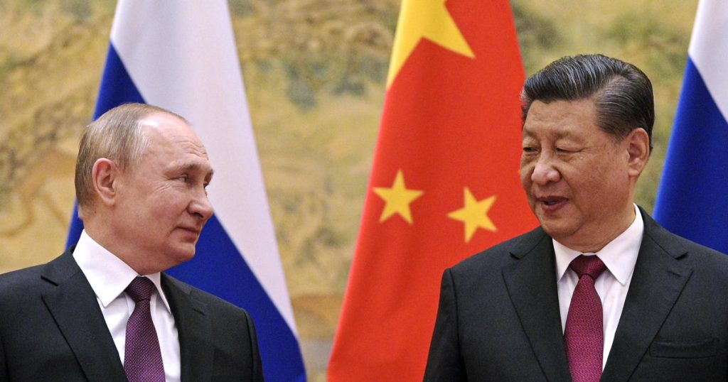 La Cina accusa gli Stati Uniti di "aver provocato il panico" per la crisi ucraina e respinge le sanzioni contro la Russia in quanto inefficaci.