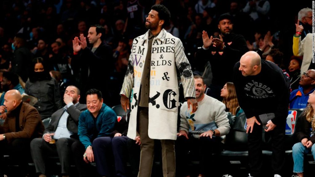 Kyrie Irving: la NBA ha multato i Brooklyn Nets di $ 50.000 per aver consentito al giocatore di entrare negli spogliatoi della squadra