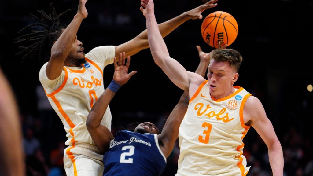 Il basket del Tennessee ha rotto l'atmosfera negli spogliatoi dopo la vittoria del Saint Peter