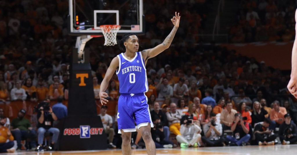 Notizie Wildcats nel Regno Unito: Kentucky Basketball batte il Tennessee e conquista Carter Knox