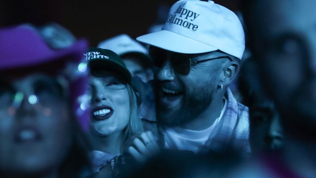 Taylor Swift e Travis Kelce ballano sulle note di Bleachers e Ice Spice al Coachella