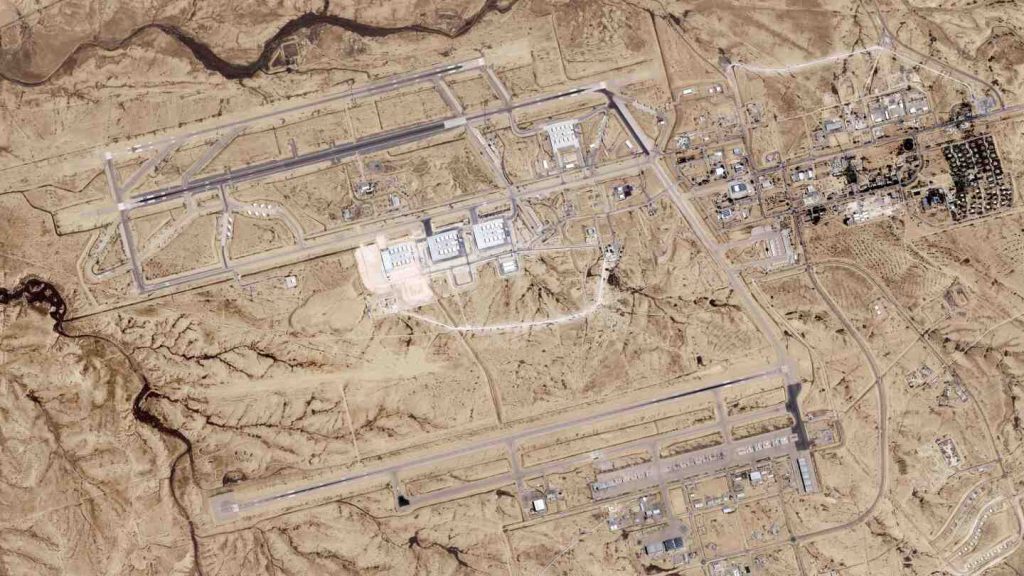 Analisi dell'immagine satellitare: l'attacco iraniano ha distrutto la base aerea israeliana