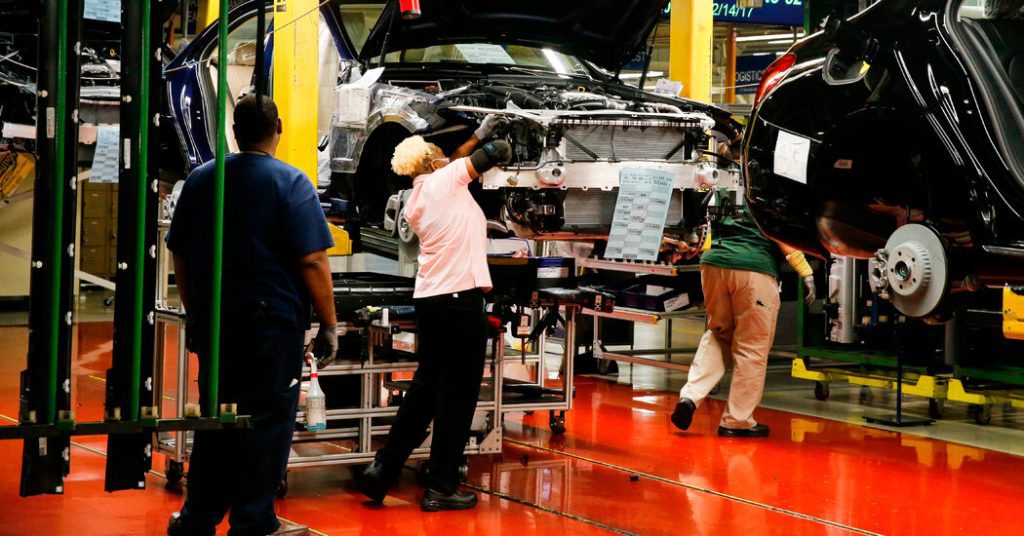 I lavoratori della Mercedes-Benz in Alabama chiedono un voto sulla sindacalizzazione