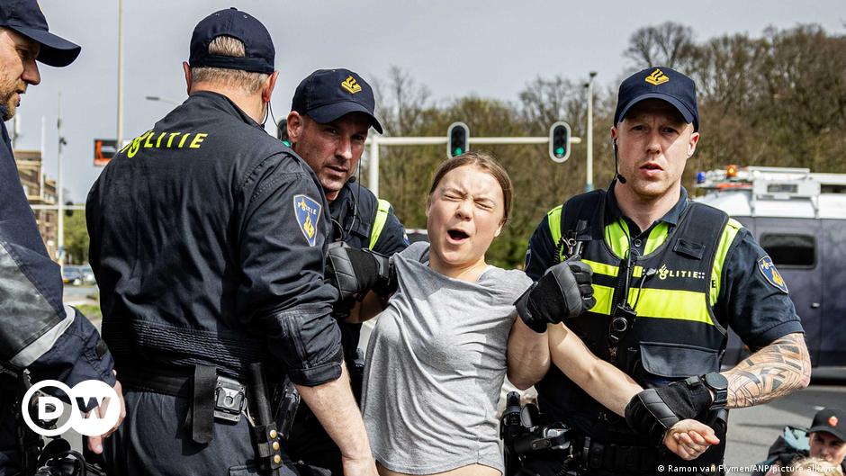 L'attivista climatica Greta Thunberg è stata arrestata nei Paesi Bassi - DW - 04/06/2024