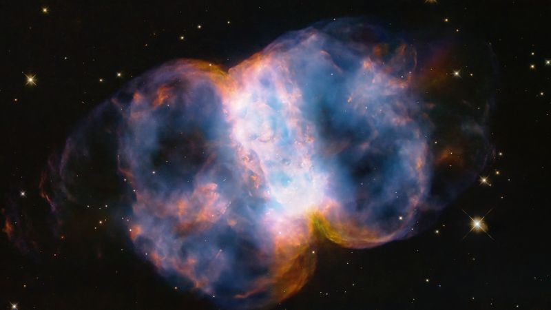 L'immagine di Hubble potrebbe contenere prove di cannibalismo stellare in una nebulosa a forma di manubrio