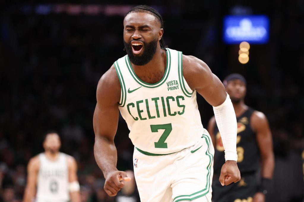 Playoff NBA: i Celtics avanzano a Gara 1 vincendo sui Cavaliers dietro la grande serata di Jaylen Brown e Derrick White