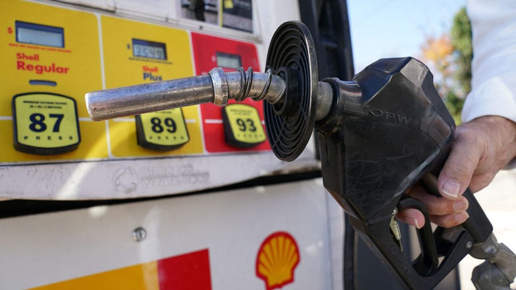 La tassa “segreta” sul gas della California aumenterà di 50 centesimi nei prossimi due anni