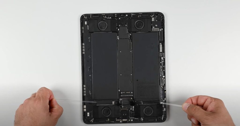 Lo smontaggio di iFixit rivela un importante cambiamento nella riparabilità dell'iPad Pro M4