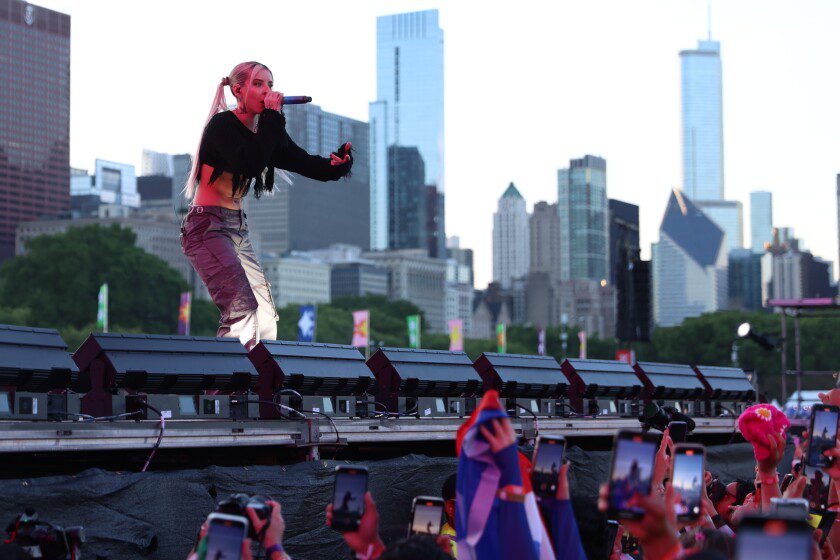 Sabato la giovane Miko si esibirà al Sueños Music Festival al Grant Park di Chicago.