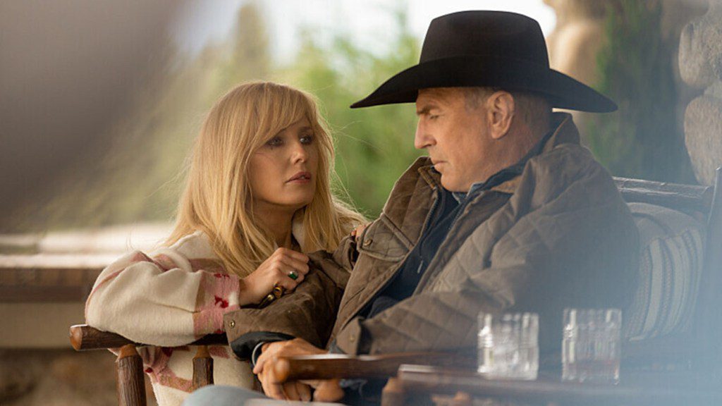 Kelly Reilly e Kevin Costner nello show 